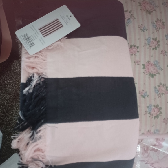 Luxury Towels for Bath or Beach – 100% Cotton - Picture 3 of 6